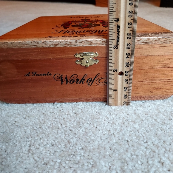 Arturo Fuente EMPTY wooden cigar box, hand made in Dominican Republic - Picture 9 of 12